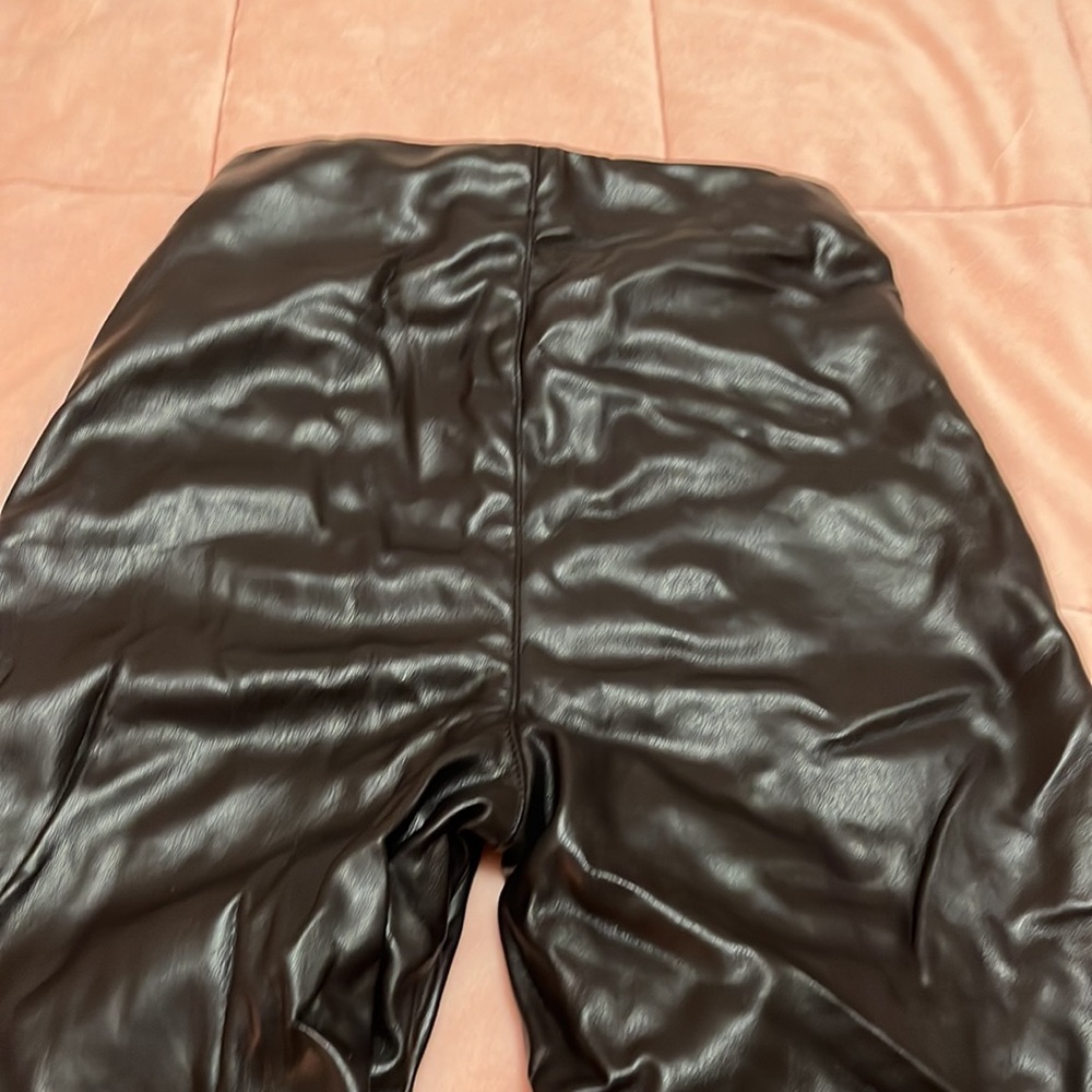100%polyester - Picture 6 of 6